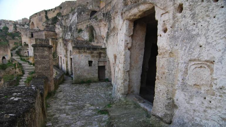 อาศัยอยู่ตั้งแต่ศตวรรษที่ 9 เขต Sassi ถูกอพยพในที่สุดในปี 1950 (เครดิต: Michele D'Amico supersky77 / Getty Images)

